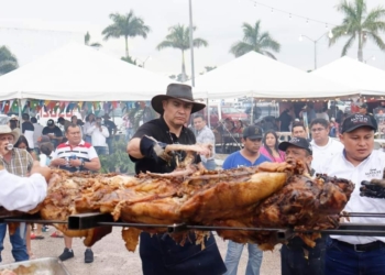 Un rotundo éxito fue el Festival de la Carne, en las instalaciones de la Expo Feria de Reyes, donde se cocinó una vaca entera de 354 kilos a la vuelta y vuelta durante 24 horas.