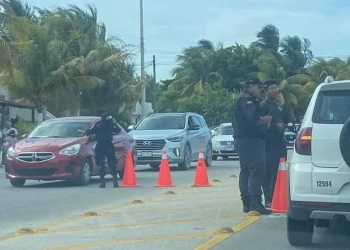 Turistas nacionales y locales alzan la voz por los abusos en los retenes de Progreso