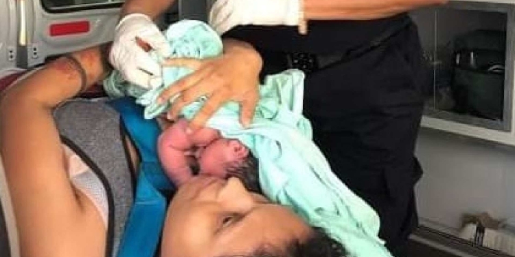 Mujer dio a luz en su casa en una colonia del municipio de Kanasín