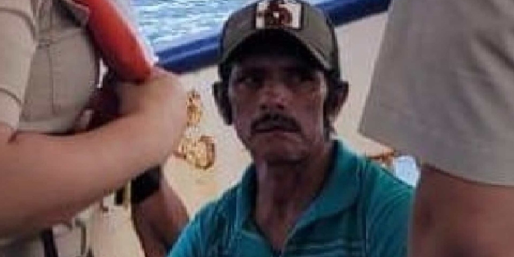 Pescador rescatado en altamar en puerto Progreso: piden ayuda para encontrar a sus familiares